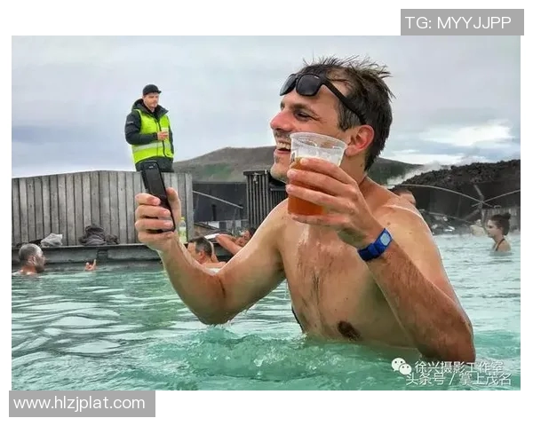 足球明星嗑瓜子趣味视频合集带你领略他们的休闲时光与幽默瞬间